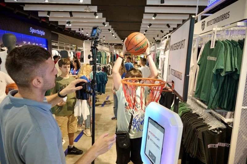 intersport-smart-park-antetokounbros-8.jpg?v=0 intersport-smart-park-antetokounbros-8.jpg?v=0