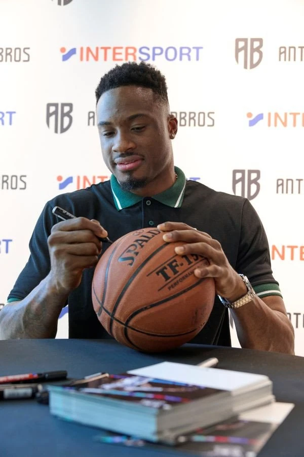 intersport-smart-park-antetokounbros-9.jpg intersport-smart-park-antetokounbros-9.jpg