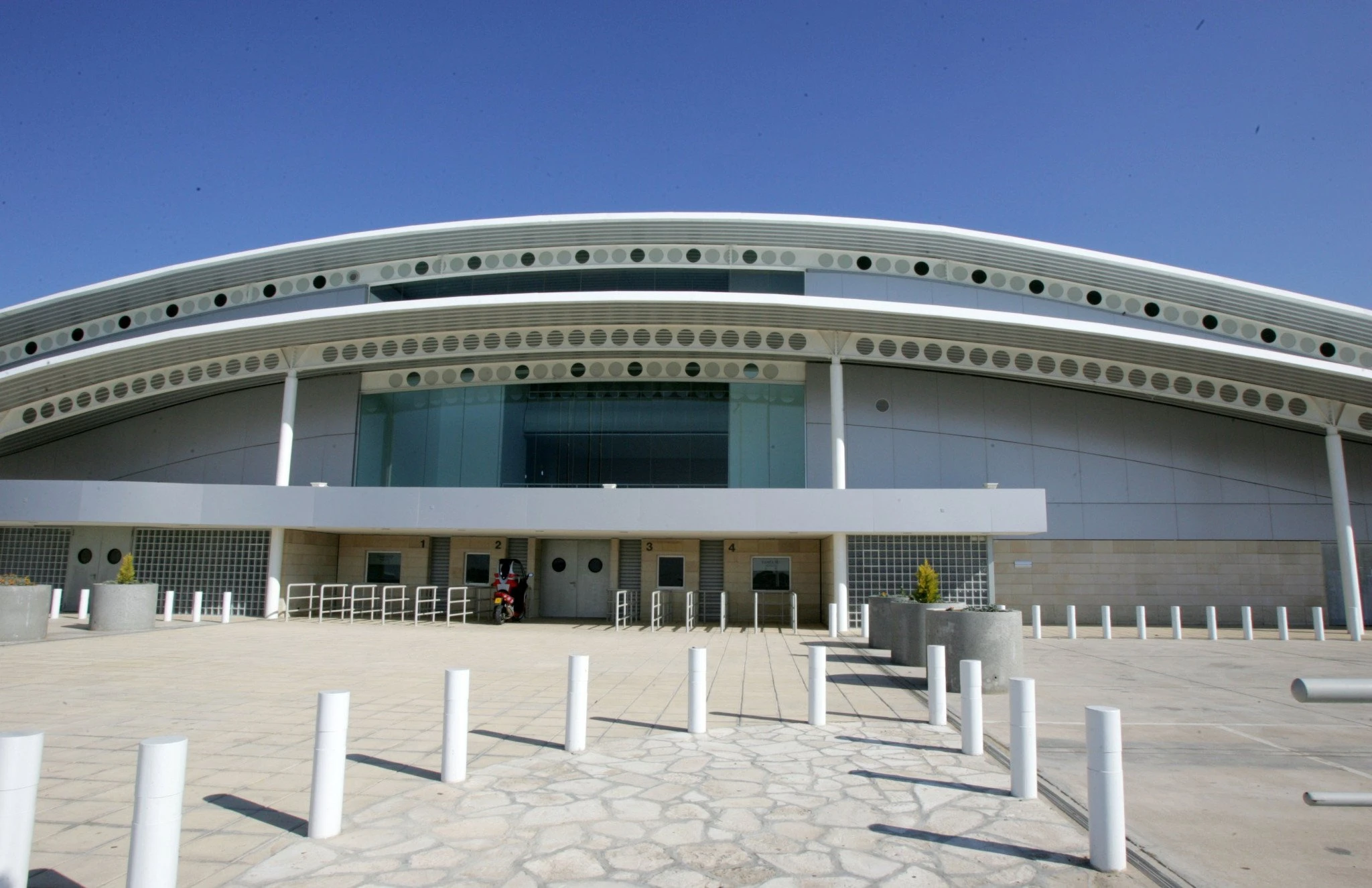 Το πανέμορφο και ανανεωμένο «Σπύρος Κυπριανού» / Πηγή: ΙΝΤΙΜΕ Το πανέμορφο και ανανεωμένο «Σπύρος Κυπριανού» / Πηγή: ΙΝΤΙΜΕ