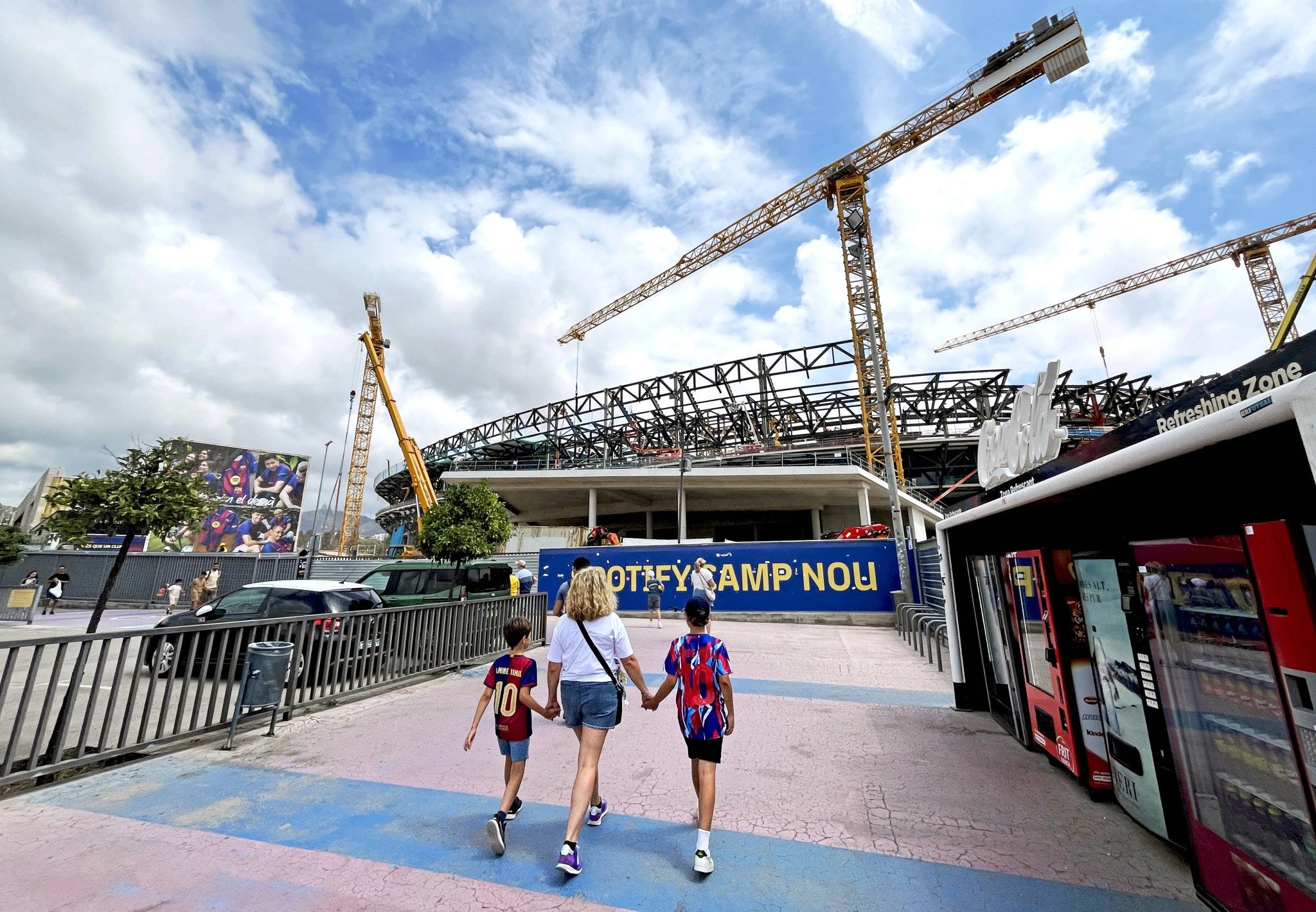 To Camp Nou της Μπαρτσελόνα κατά τη διάρκεια της ανακαίνησής του / Πηγή: Imago To Camp Nou της Μπαρτσελόνα κατά τη διάρκεια της ανακαίνησής του / Πηγή: Imago