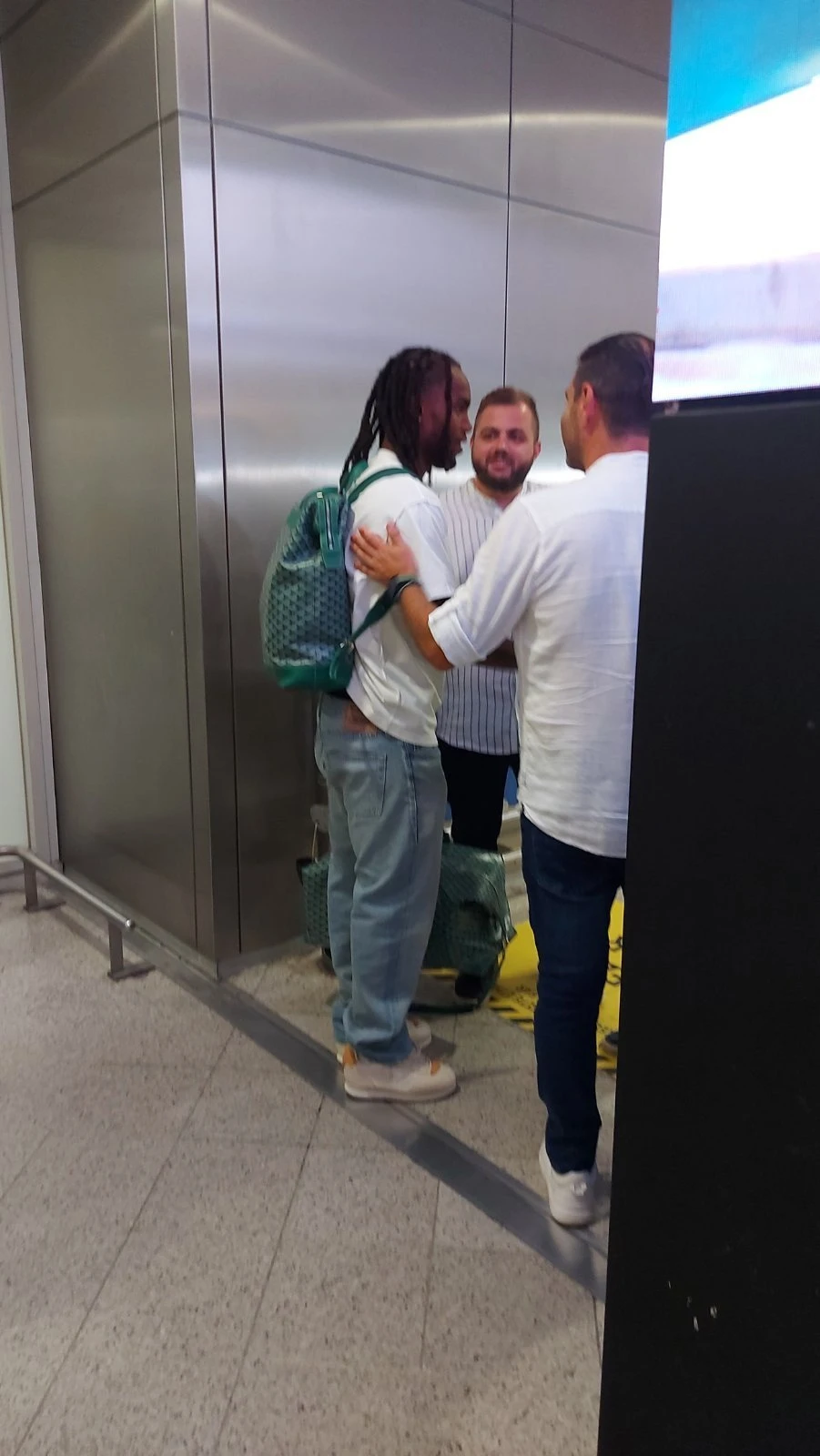 O Ρενάτο Σάντσες στην Αθήνα για τον Παναθηναϊκό / Πηγή: Athletiko O Ρενάτο Σάντσες στην Αθήνα για τον Παναθηναϊκό / Πηγή: Athletiko