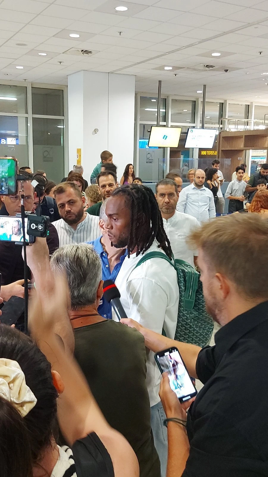 O Ρενάτο Σάντσες στην Αθήνα για τον Παναθηναϊκό / Πηγή: Athletiko O Ρενάτο Σάντσες στην Αθήνα για τον Παναθηναϊκό / Πηγή: Athletiko