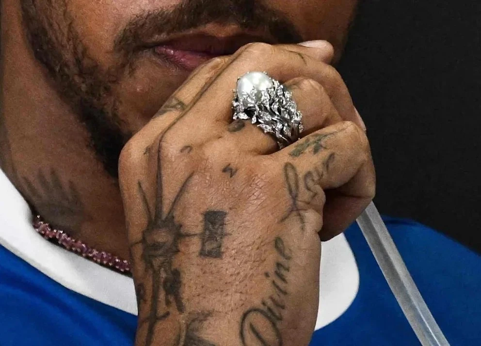 hamilton-ring.jpg hamilton-ring.jpg