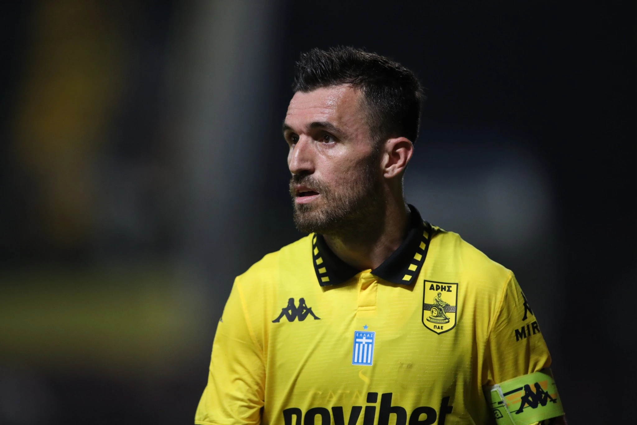 Ο Γιάννης Γιαννιώτας με τη φανέλα του Άρη / Πηγή: Eurokinissi