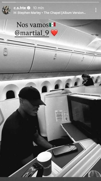 Ο Μαρσιάλ στο αεροπλάνο με προορισμό το Μεξικό