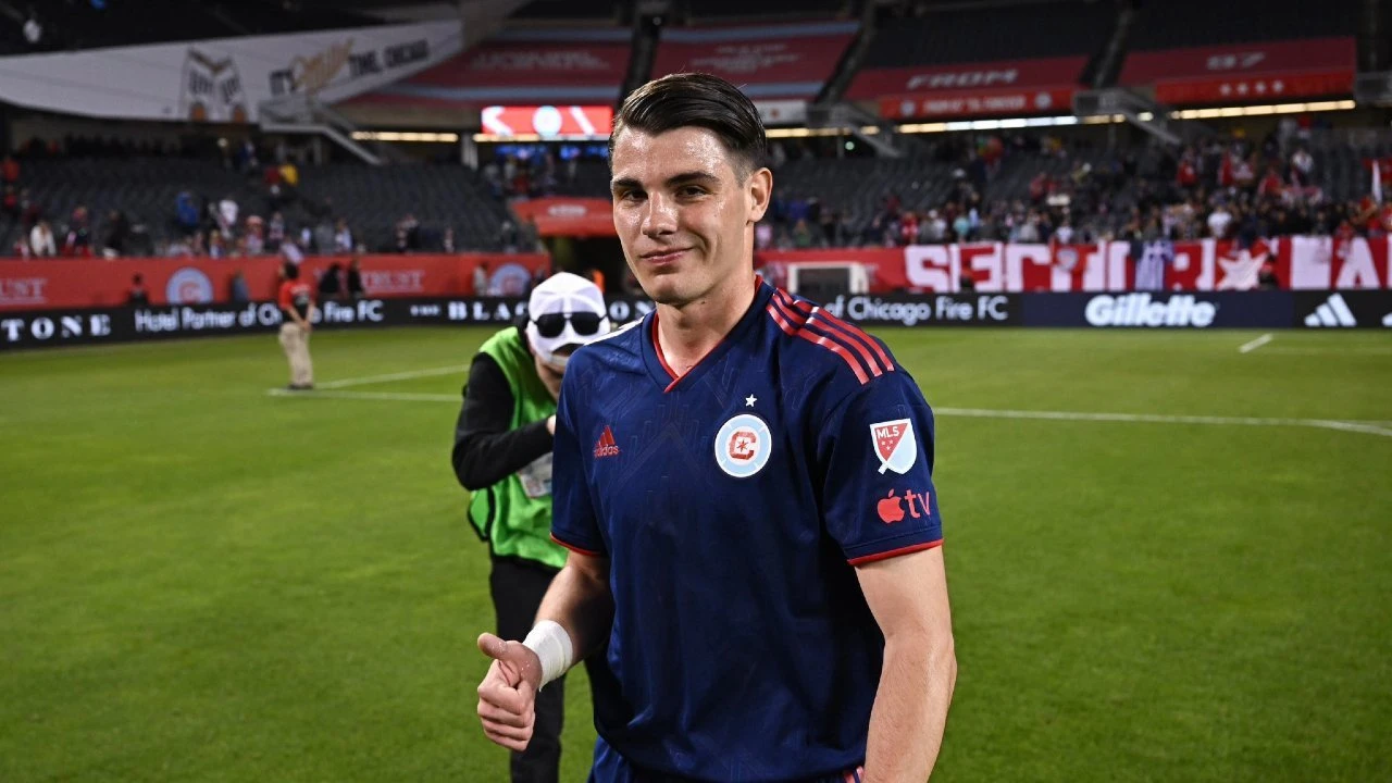 Ο Γιώργος Κούτσιας με τη φανέλα των Chicago Fire / Πηγή: chicagofirefc.com Ο Γιώργος Κούτσιας με τη φανέλα των Chicago Fire / Πηγή: chicagofirefc.com