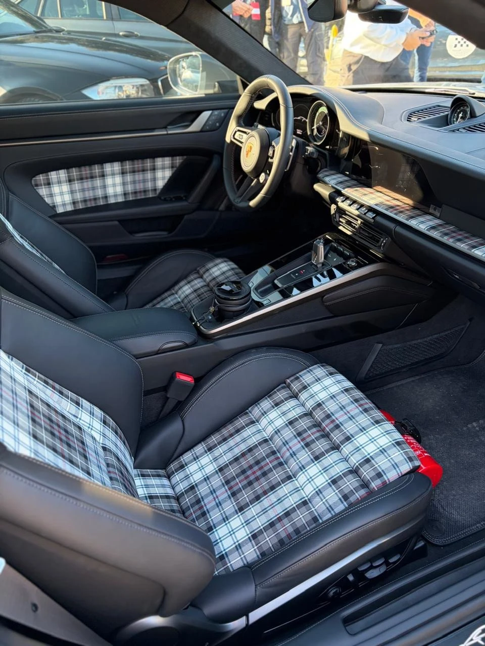 porshe911-4.jpg porshe911-4.jpg
