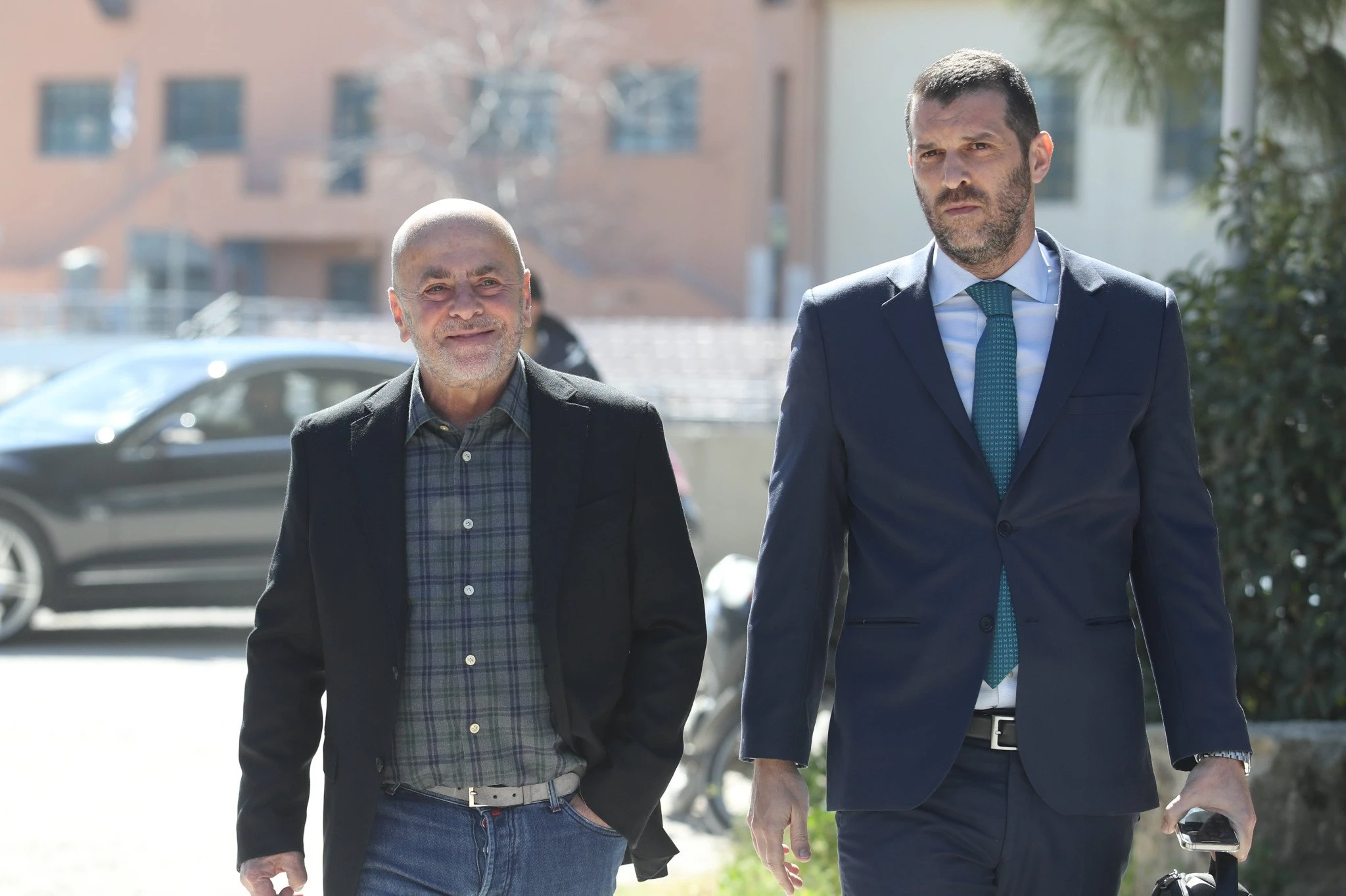 Ο Γιάννης Αλαφούζος με τον Λεωνίδα Μπουτσικάρη / Πηγή: Eurokinissi Ο Γιάννης Αλαφούζος με τον Λεωνίδα Μπουτσικάρη / Πηγή: Eurokinissi