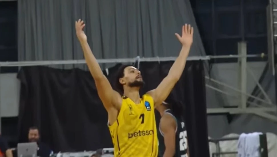 Η αντίδραση του Μπριν Φορμπς μετά το εύστοχο τρίποντο κόντρα στη Σλασκ - Screenshot