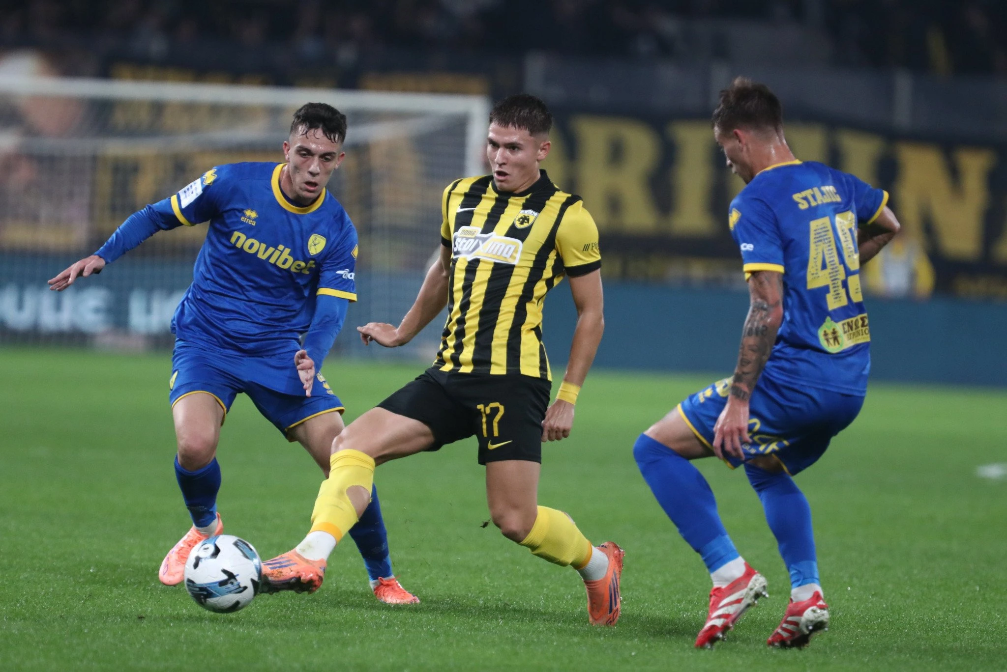 Στιγμιότυπο από την αναμέτρηση ΑΕΚ - Παναιτωλικός / Πηγή: Intime