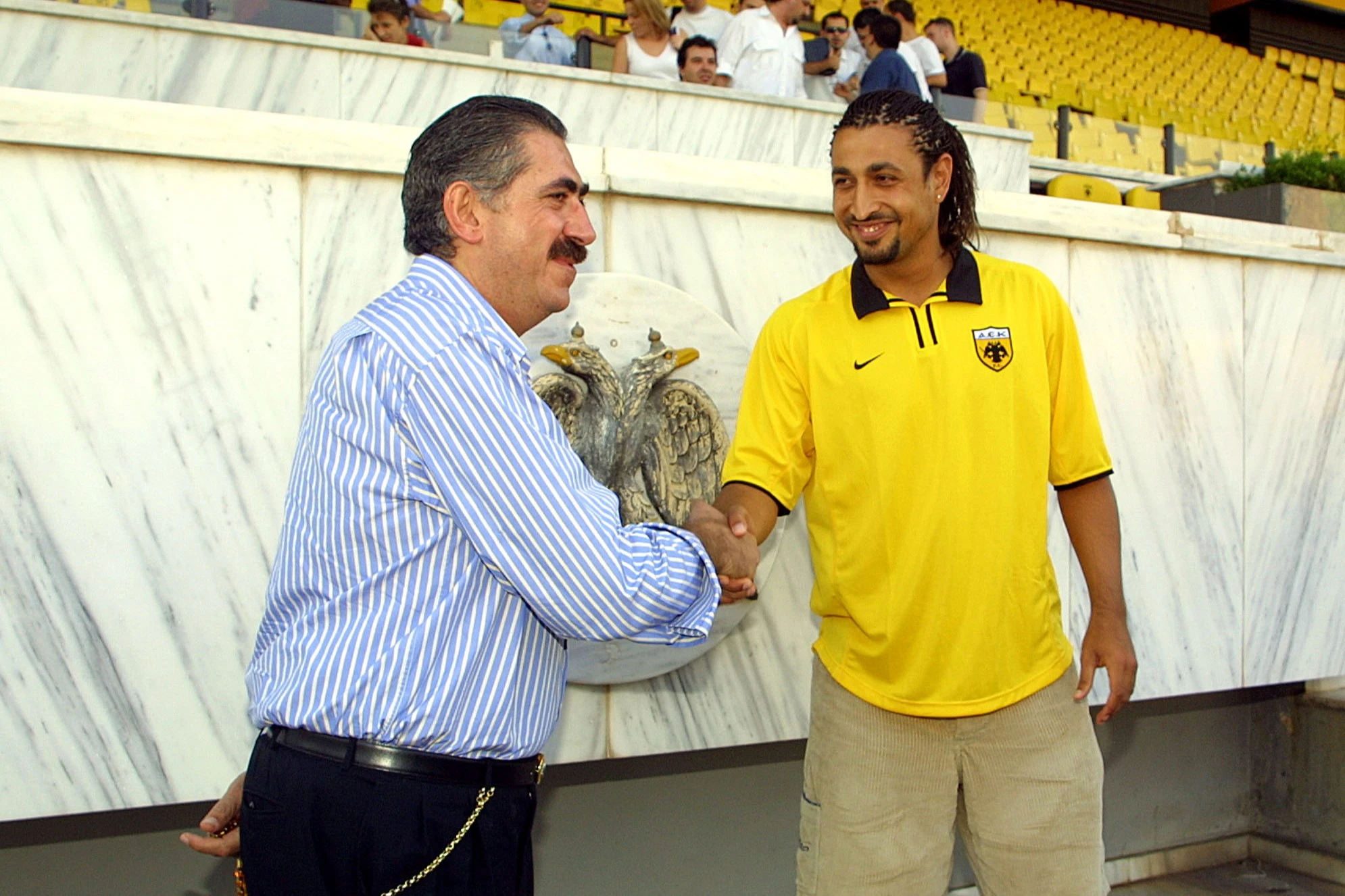 O Μάκης Ψωμιάδης με τον Έρικ Ραμπεσαντρατανά από το 2001 / Πηγή: Eurokinissi