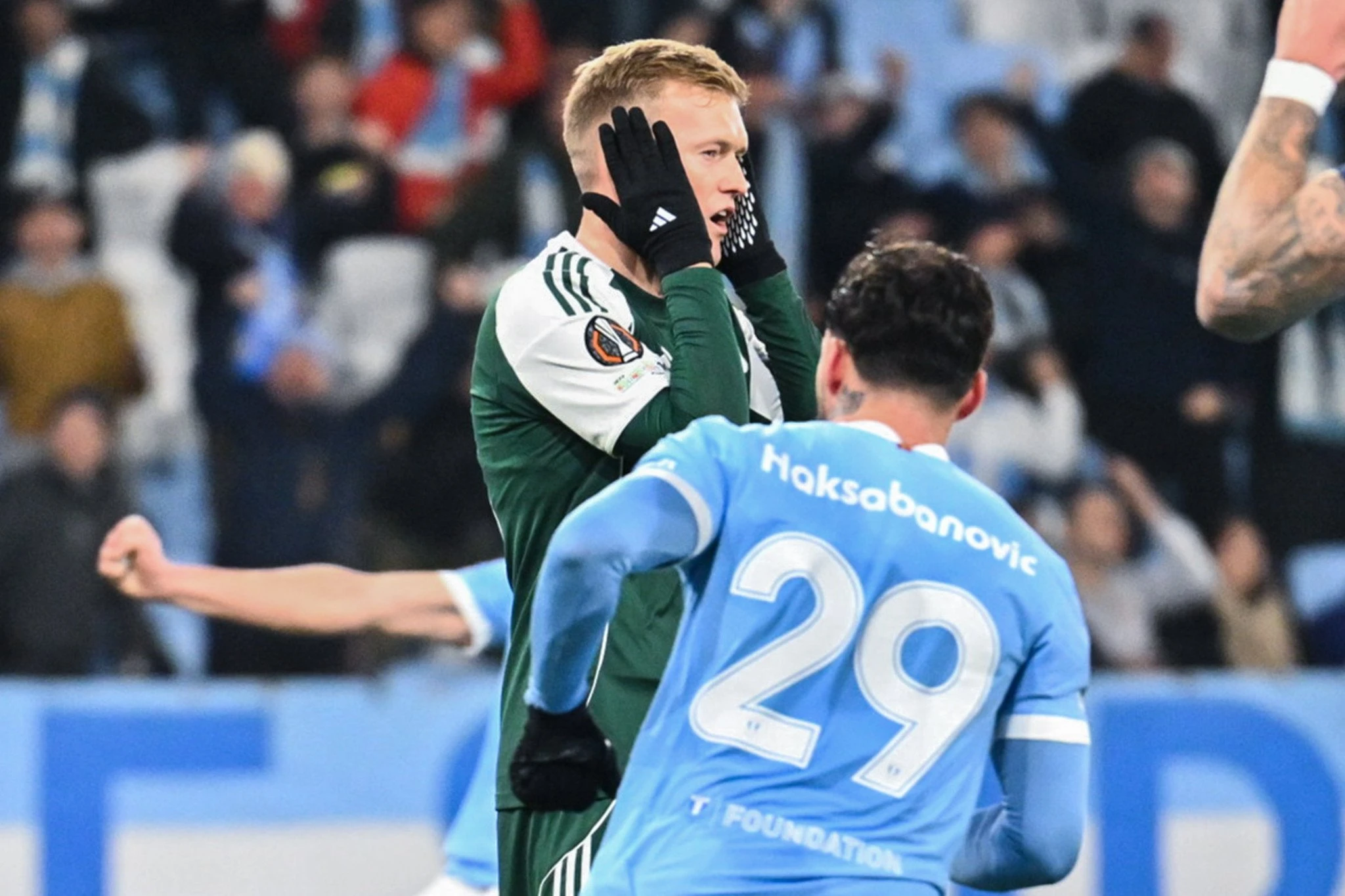 Ο Κάρολ Σφιντέρσκι μετά το χαμένο πέναλτι / Πηγή: InTime