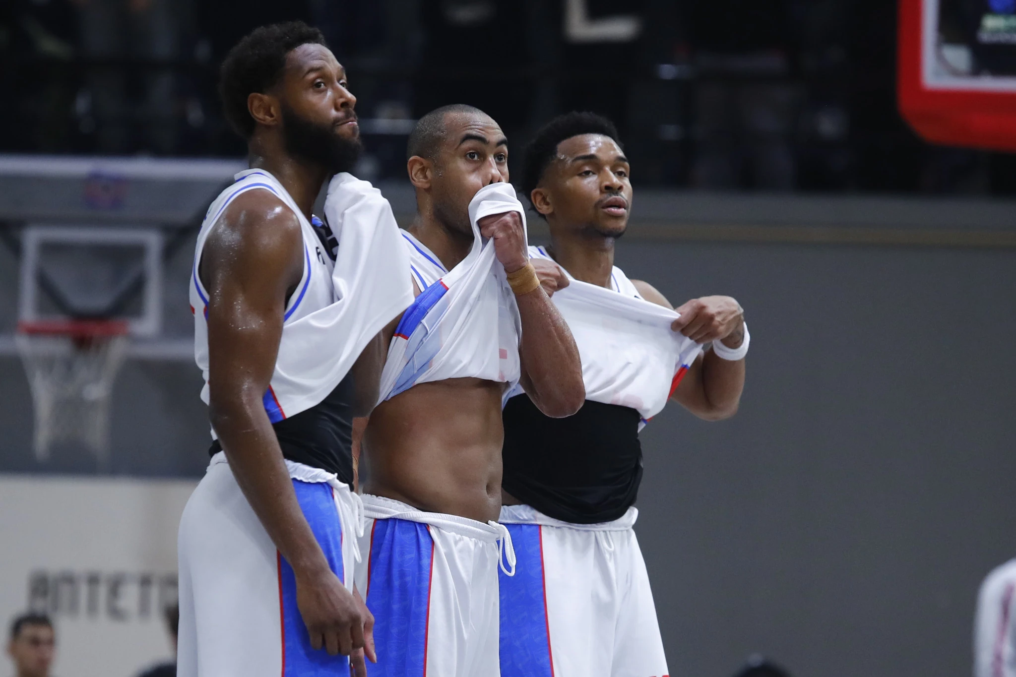 H απογοήτευση των παικτών του Πανιωνίου στο ματς με τη Λιετκαμπέλις/Πηγή: Eurokinissi