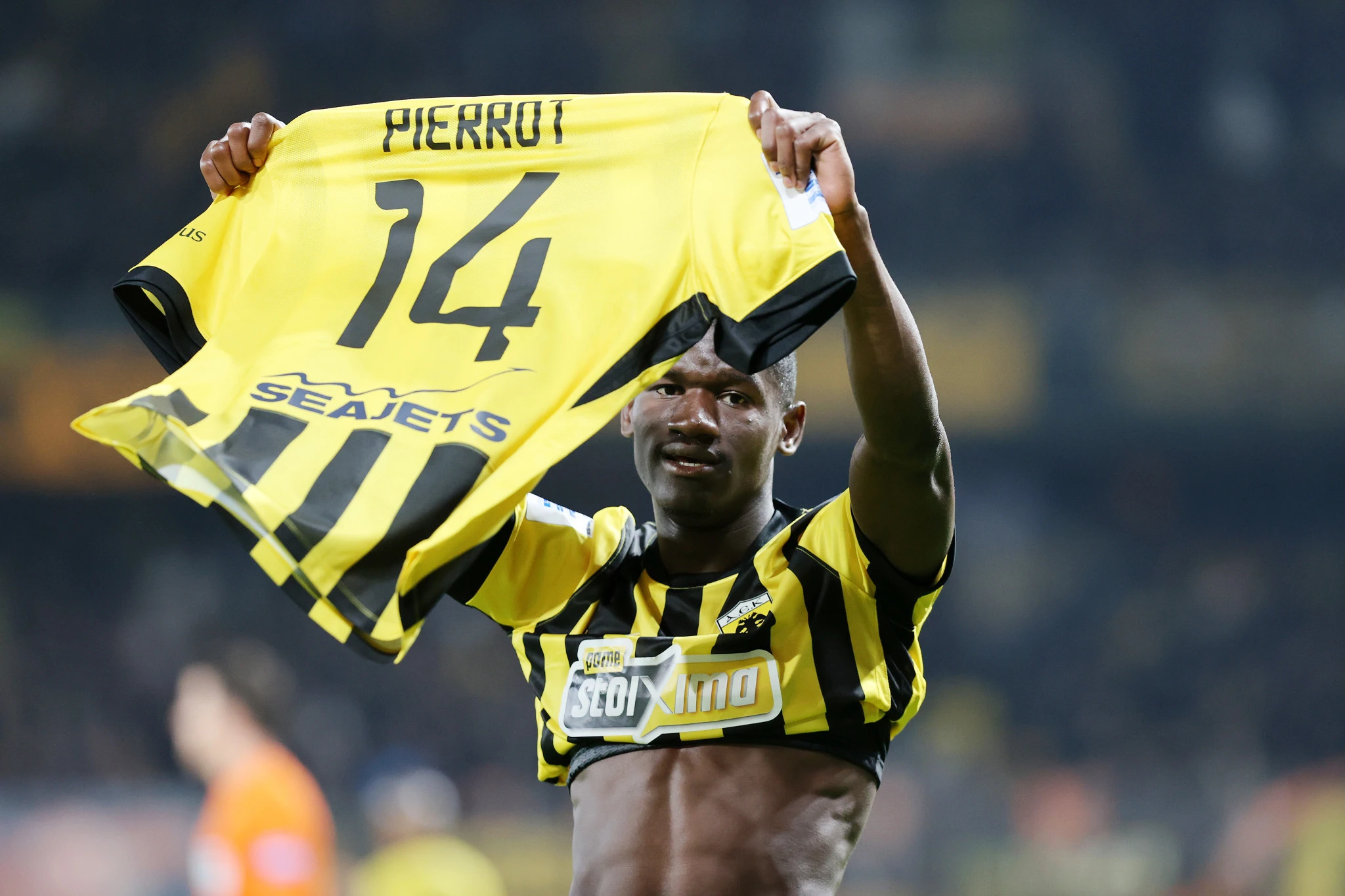 Ο Ζίνι αφιερώνει το γκολ στον Πιερό /Πηγή: Intime