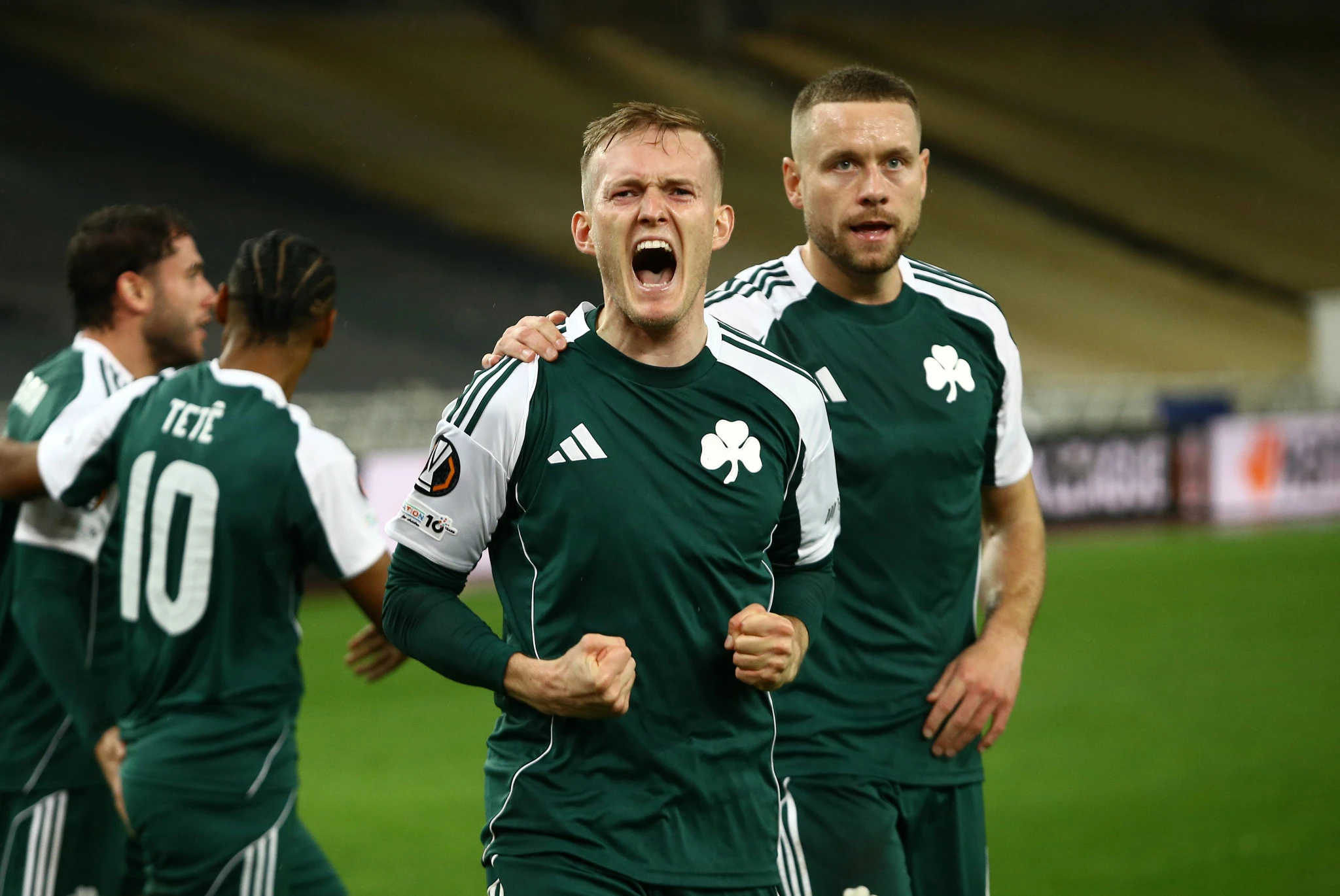 Ο Κάρολ Σφιντέρσκι πανηγυρίζει το γκολ που σημείωσε στο 18ο λεπτό - ΠΗΓΗ: ΙΝΤΙΜΕ