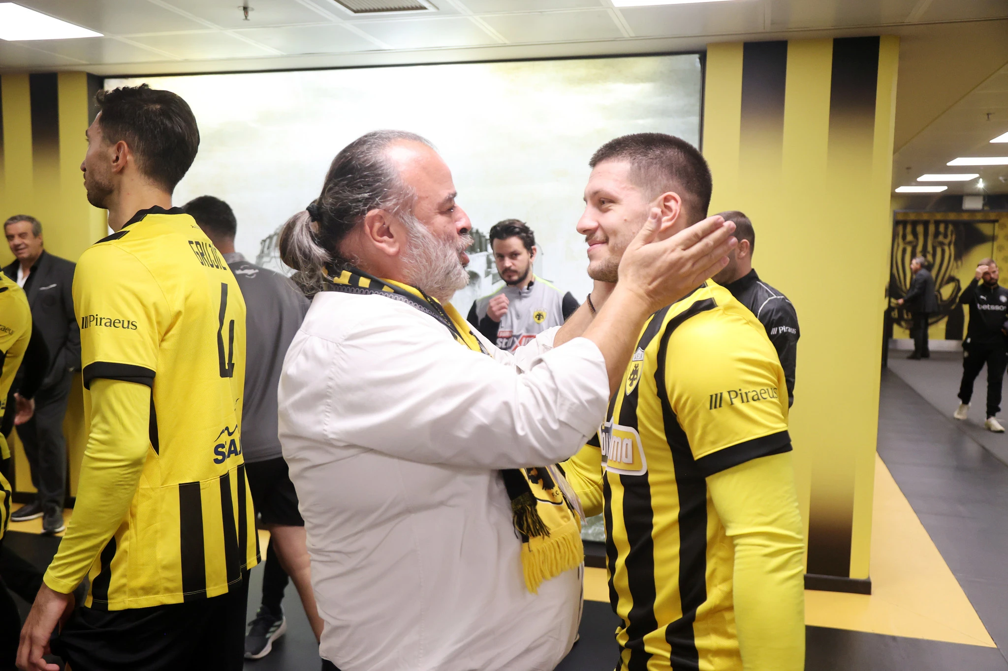 Ο Μάριος Ηλιόπουλος με τον Λούκα Γιόβιτς /Πηγή: Intime