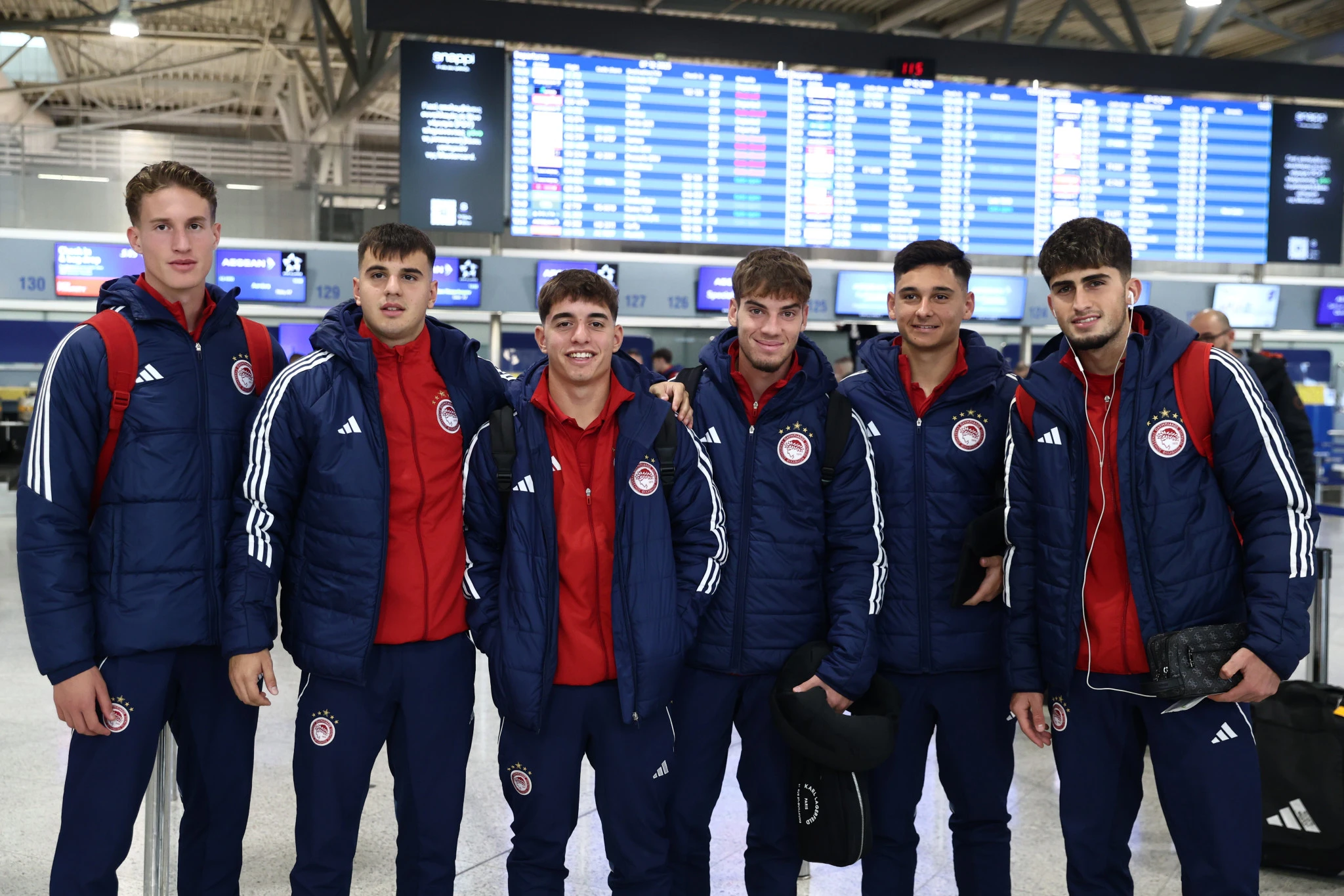 Η αναχώρηση της αποστολής του Ολυμπιακού για Αστάνα / Πηγή: Intime