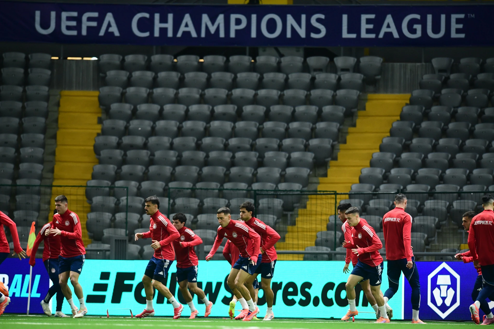 Η προπόνηση του Ολυμπιακού στο κλειστό γήπεδο της Αστάνα / Πηγή: Eurokinissi