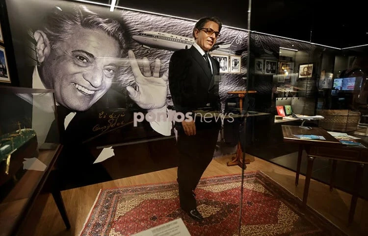 Το κέρινο ομοίωμα του Αριστοτέλη Ωνάση στο Προσφυγικό Μουσείο στο γήπεδο της ΑΕΚ / Πηγή: pontos news