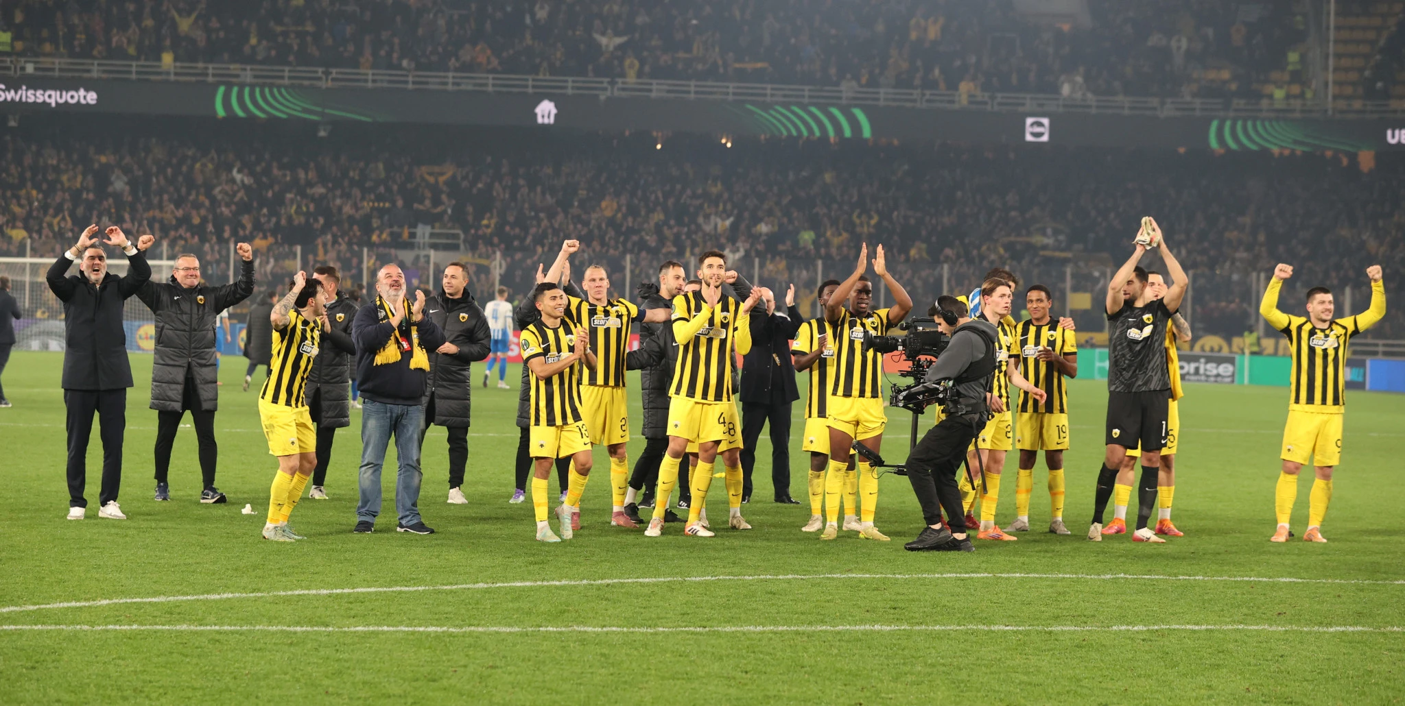 Τα πανηγύρια των παικτών της ΑΕΚ /Πηγή: Intime