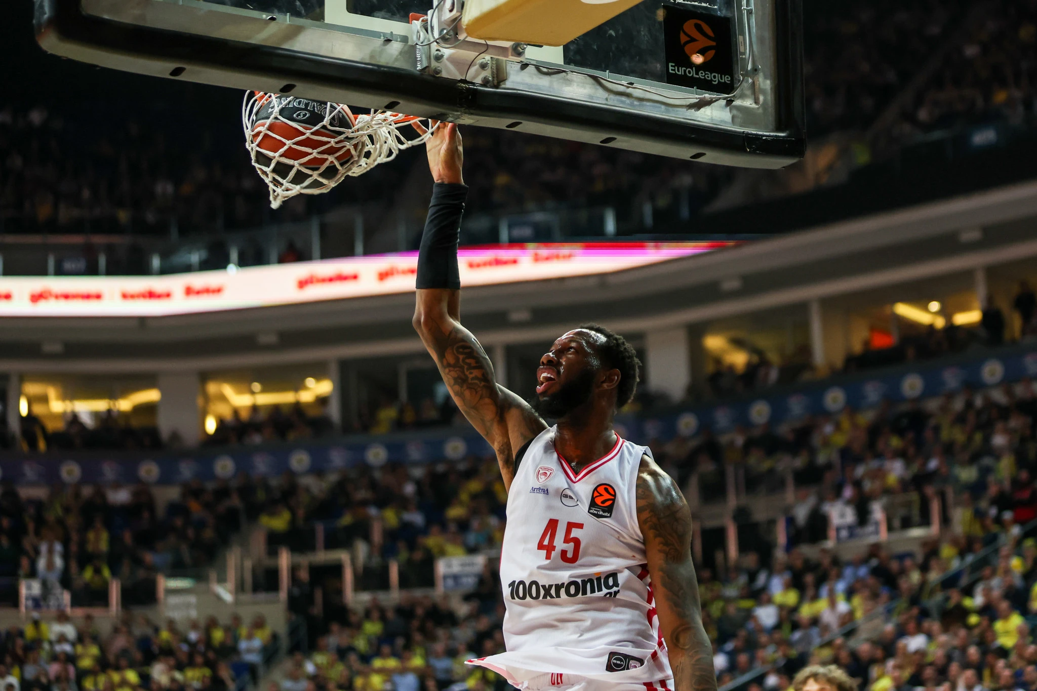 Ο Ντόντα Χολ στο παιχνίδι με τη Φενέρμπαχτσε, Πηγή: Eurokinissi