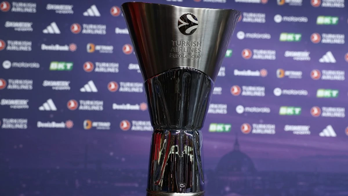 Το βαρύτιμο τρόπαιο της Euroleague / Πηγή: Eurokinissi Το βαρύτιμο τρόπαιο της Euroleague / Πηγή: Eurokinissi