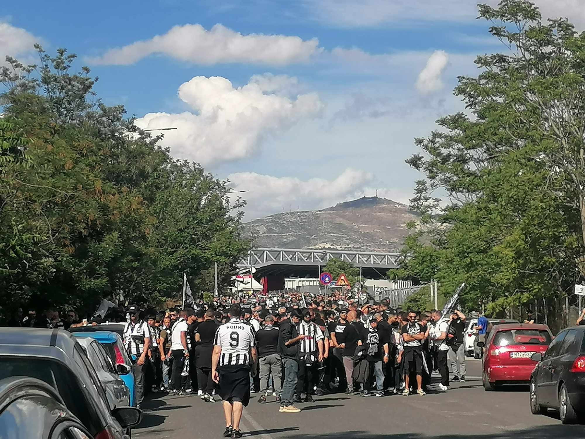 Οπαδοί του ΟΦΗ στην Νερατζιώτισσα Οπαδοί του ΟΦΗ στην Νερατζιώτισσα