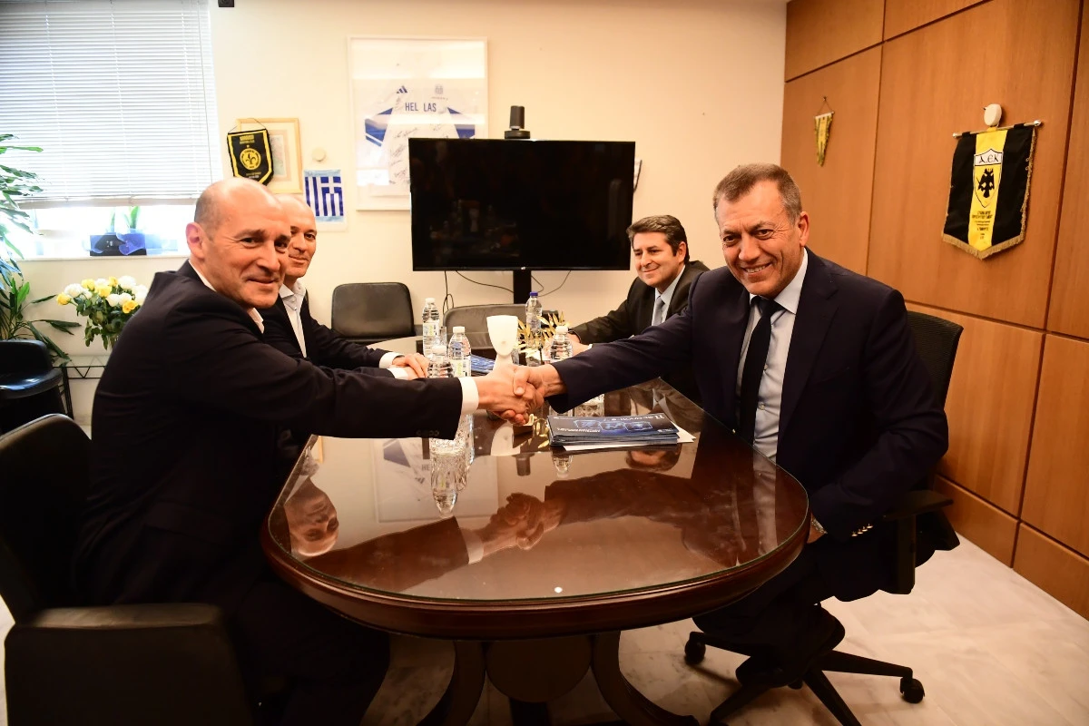 Γιώργος και Παναγιώτης Αγγελόπουλος σε συνάντηση με τον Γιάννη Βρούτση, Πηγή: Eurokinissi