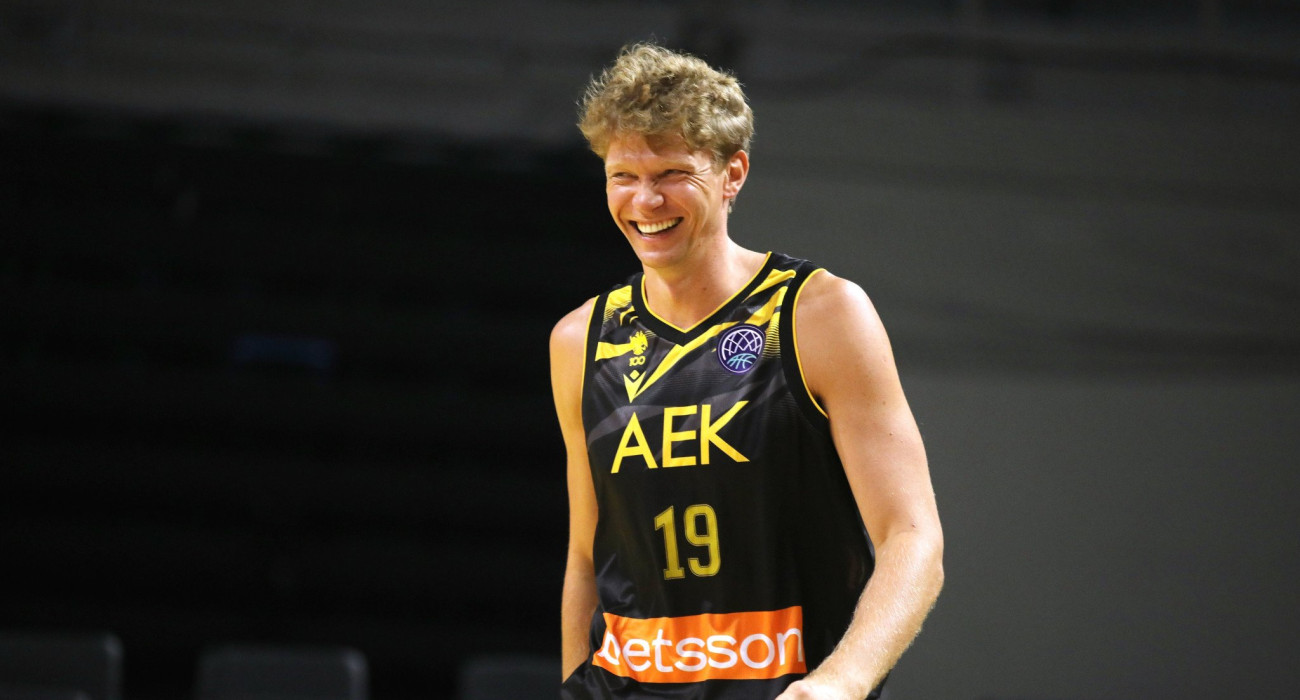 Έρχεται η νέα φανέλα της ΑΕΚ Betsson Έρχεται η νέα φανέλα της ΑΕΚ Betsson