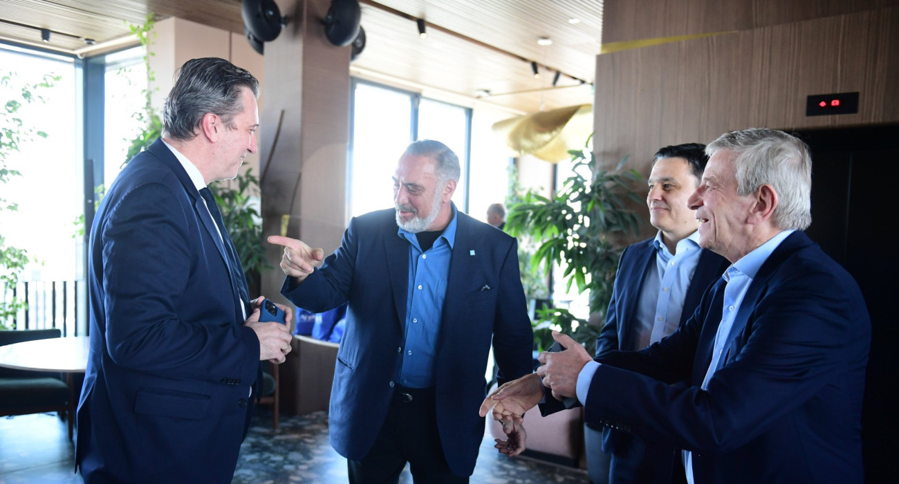 Τσάκος: «Μας συμφέρει να μην έχει air condition το ΣΕΦ, νερά πουλάμε» Τσάκος: «Μας συμφέρει να μην έχει air condition το ΣΕΦ, νερά πουλάμε»