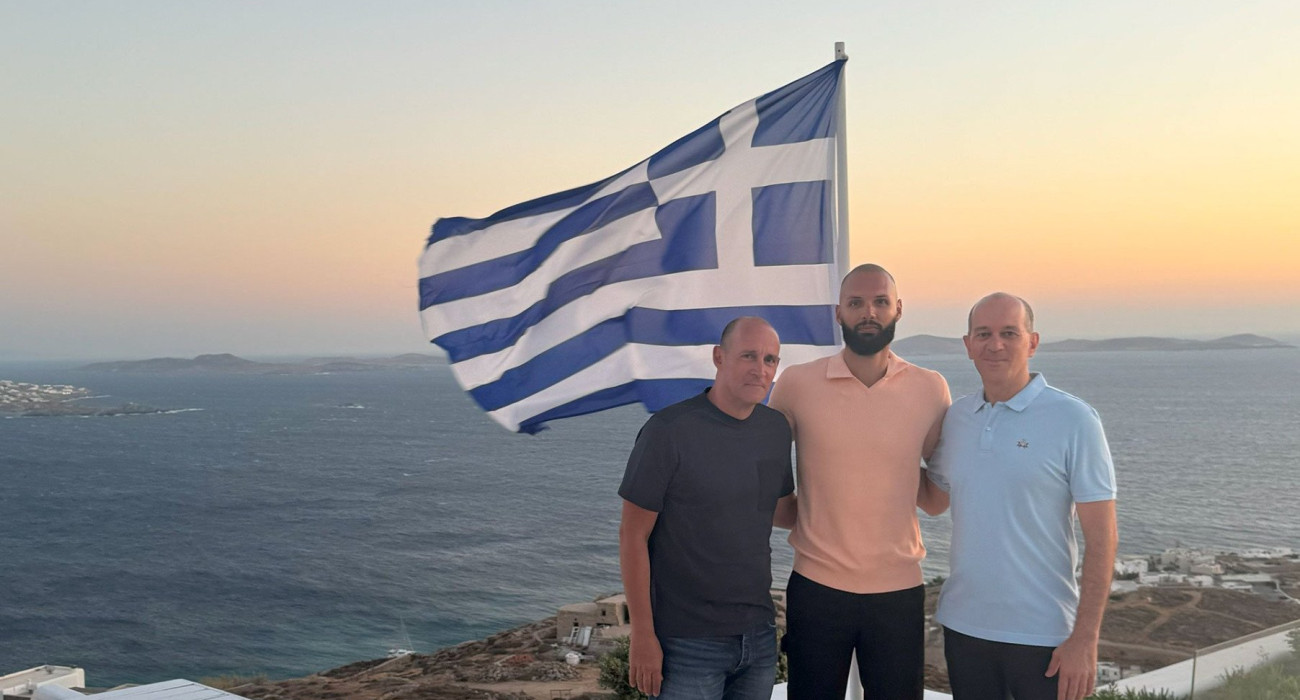Για πάντα στο Λιμάνι ο Φουρνιέ: Υπέγραψε τριετή επέκταση συμβολαίου με τον Ολυμπιακό Για πάντα στο Λιμάνι ο Φουρνιέ: Υπέγραψε τριετή επέκταση συμβολαίου με τον Ολυμπιακό