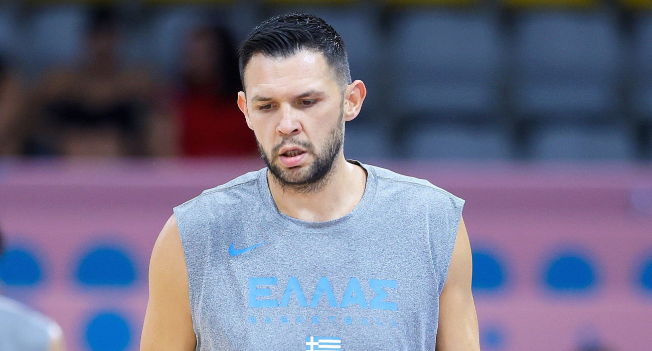 Πηγή: INTIME - Ο Κώστας Παπανικολάου με την προπονητική φανέλα της «Επίσημης Αγαπημένης» Πηγή: INTIME - Ο Κώστας Παπανικολάου με την προπονητική φανέλα της «Επίσημης Αγαπημένης»