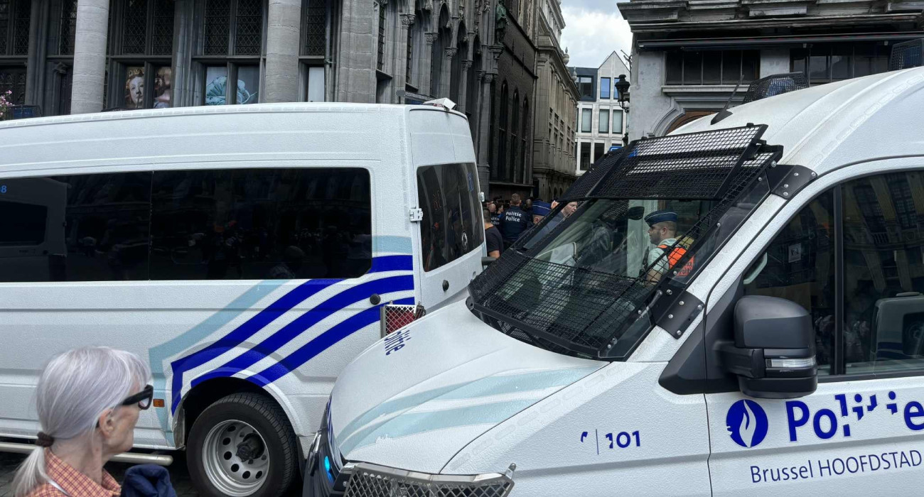 Επεισόδια στις Βρυξέλλες με οπαδούς της ΑΕΚ και την αστυνομία / Athletiko Επεισόδια στις Βρυξέλλες με οπαδούς της ΑΕΚ και την αστυνομία / Athletiko