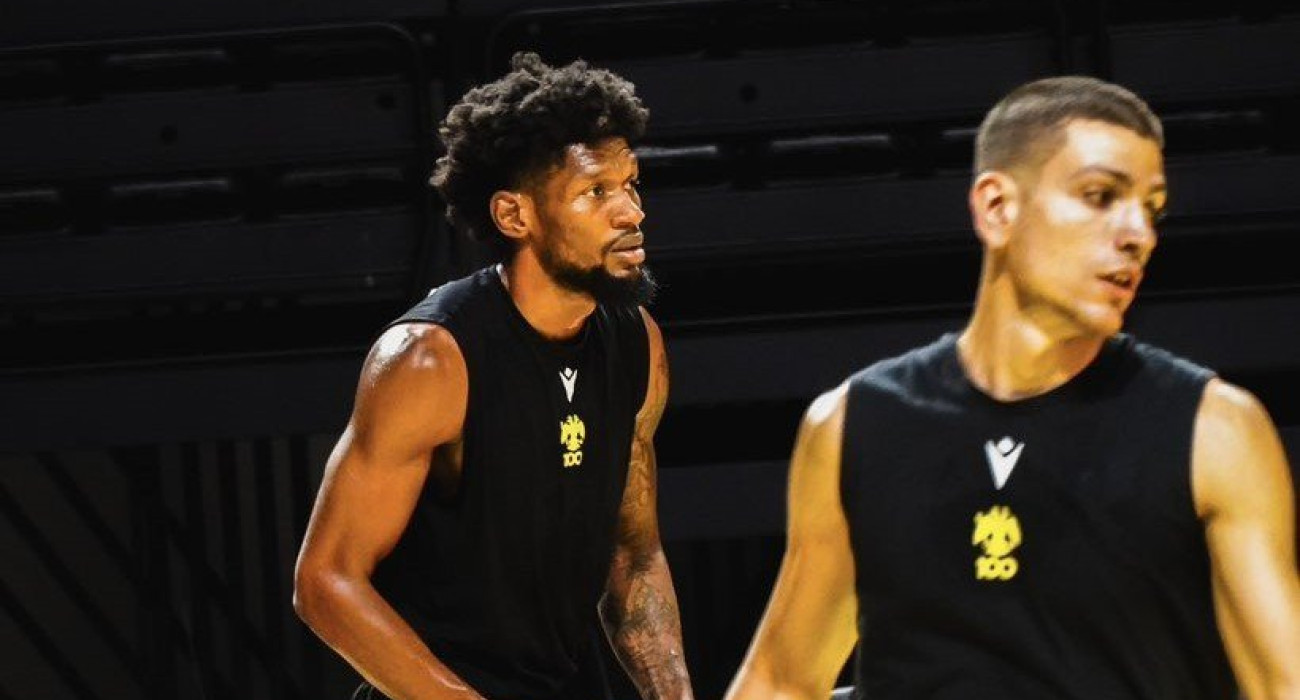 Ο Κρις Σίλβα στην προπόνηση της ΑΕΚ - Πηγή: AEK BC Ο Κρις Σίλβα στην προπόνηση της ΑΕΚ - Πηγή: AEK BC