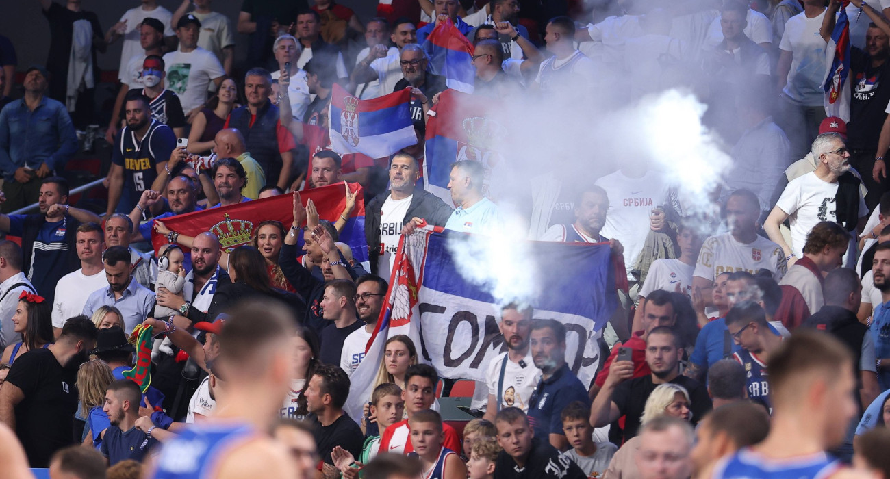 Σέρβοι οπαδοί στην xiaomi Arena της Ρίγας / Πηγή: Imago Σέρβοι οπαδοί στην xiaomi Arena της Ρίγας / Πηγή: Imago