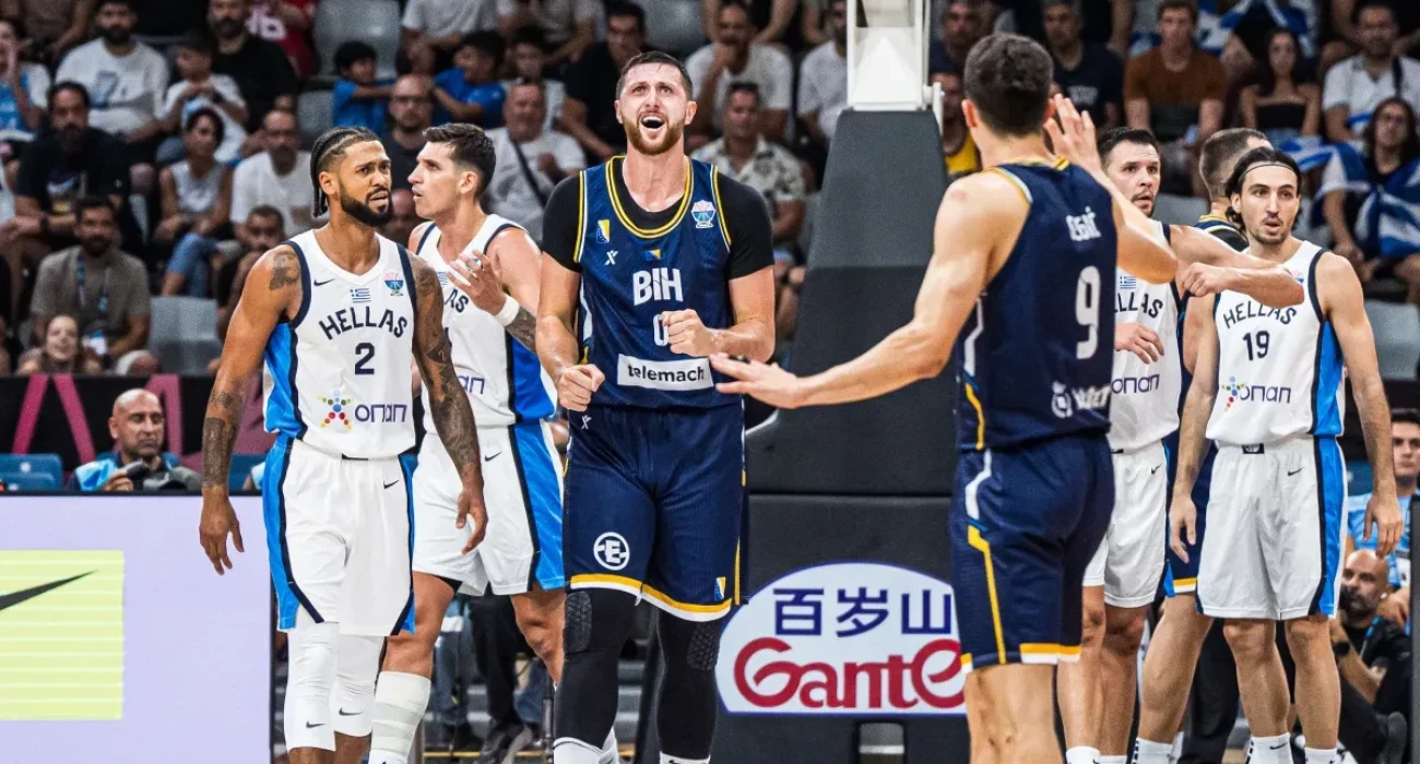 Η Βοσνία με ηγέτη τον NBAer Γιουσούφ Νούρκις πανηγύρισε τη νίκη επί της Ελλάδας / Πηγή: FIBA Η Βοσνία με ηγέτη τον NBAer Γιουσούφ Νούρκις πανηγύρισε τη νίκη επί της Ελλάδας / Πηγή: FIBA