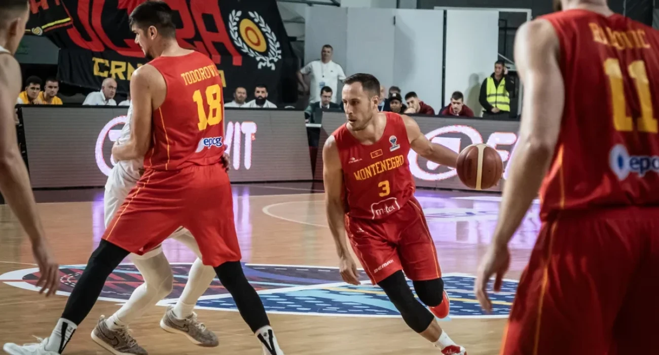 O Βλαντιμίρ Μιχαϊλοβιτς τα έχει β΄΄αλει με τους... αχινούς, Πηγή: FIBA O Βλαντιμίρ Μιχαϊλοβιτς τα έχει β΄΄αλει με τους... αχινούς, Πηγή: FIBA