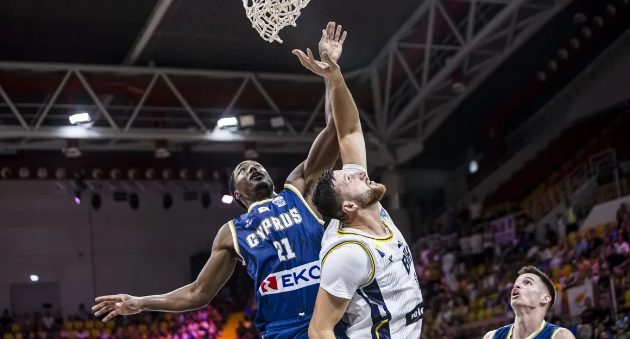 Ο Γουίλις κάνει poster τον Αλιμπέγκοβιτς / Πηγή: FIBA Basketball Ο Γουίλις κάνει poster τον Αλιμπέγκοβιτς / Πηγή: FIBA Basketball