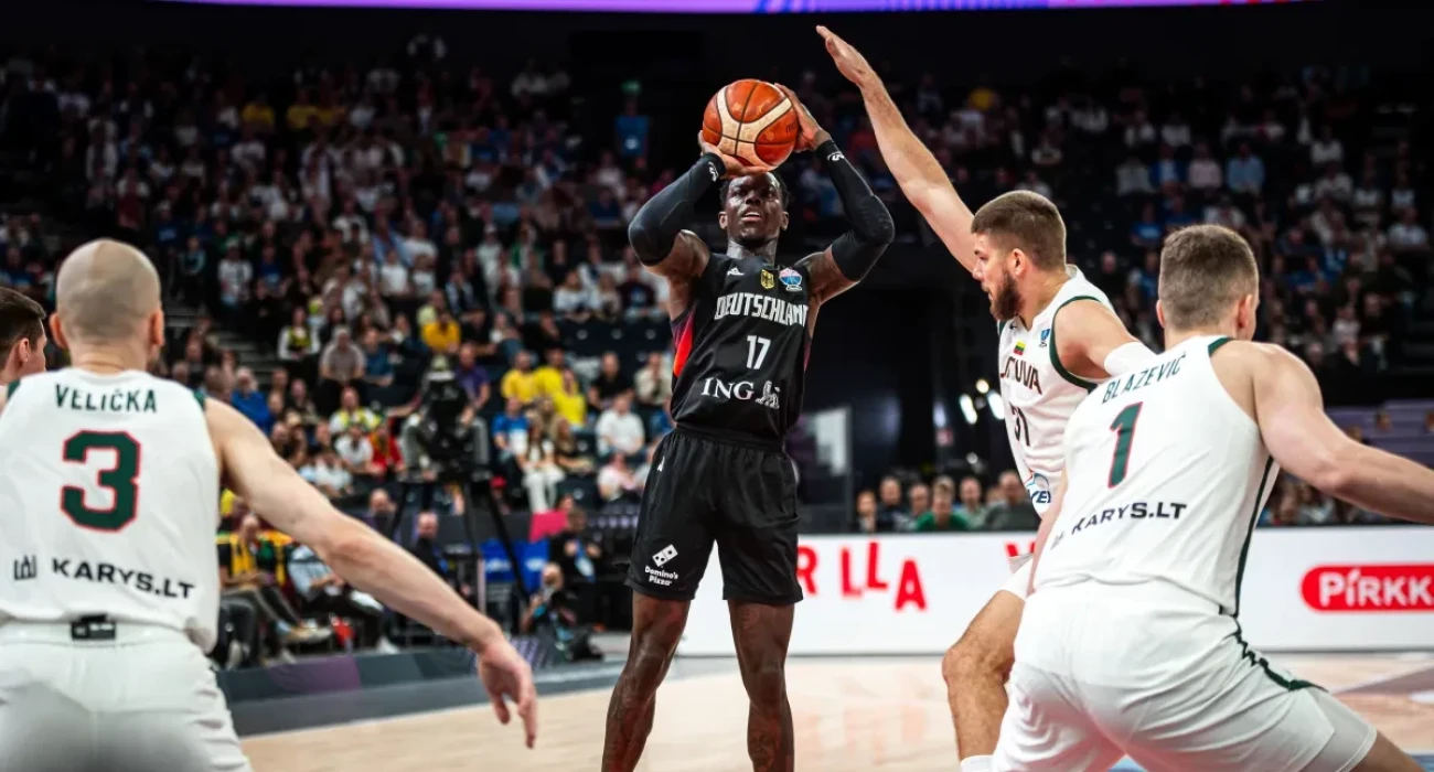 Ο Ντένις Σρέντερ/Πηγή: FIBA Ο Ντένις Σρέντερ/Πηγή: FIBA