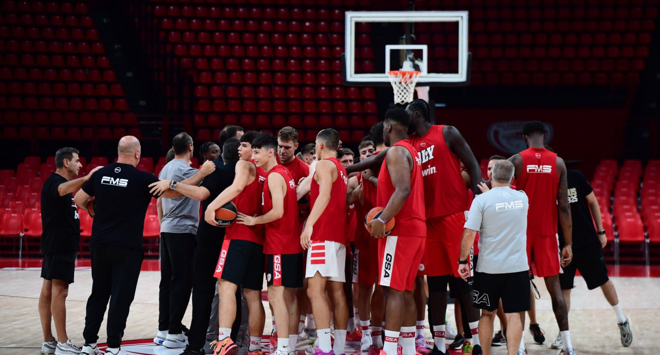 Πλάνα από τις πρώτες προπονήσεις του Ολυμπιακού, Πηγή: Eurokinissi Πλάνα από τις πρώτες προπονήσεις του Ολυμπιακού, Πηγή: Eurokinissi