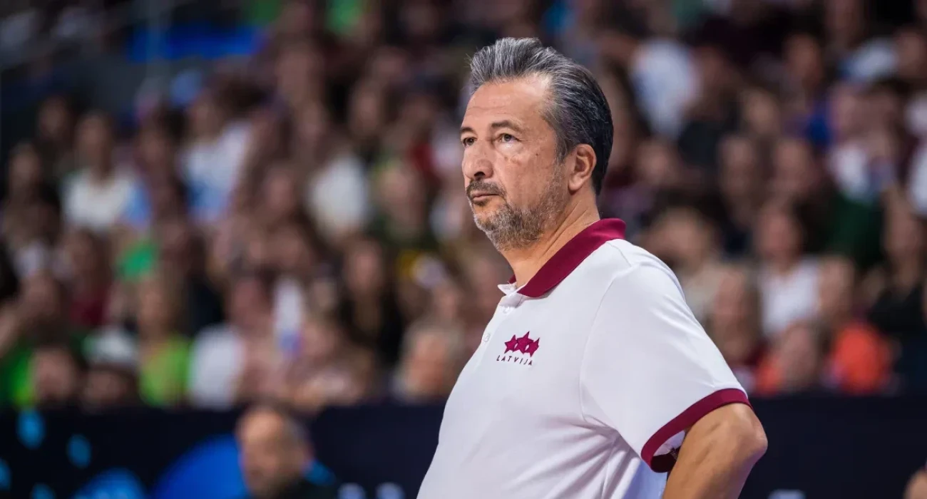 Ο Λούκα Μπάνκι στον πάγκο της Λετονίας, Πηγή: FIBA Ο Λούκα Μπάνκι στον πάγκο της Λετονίας, Πηγή: FIBA
