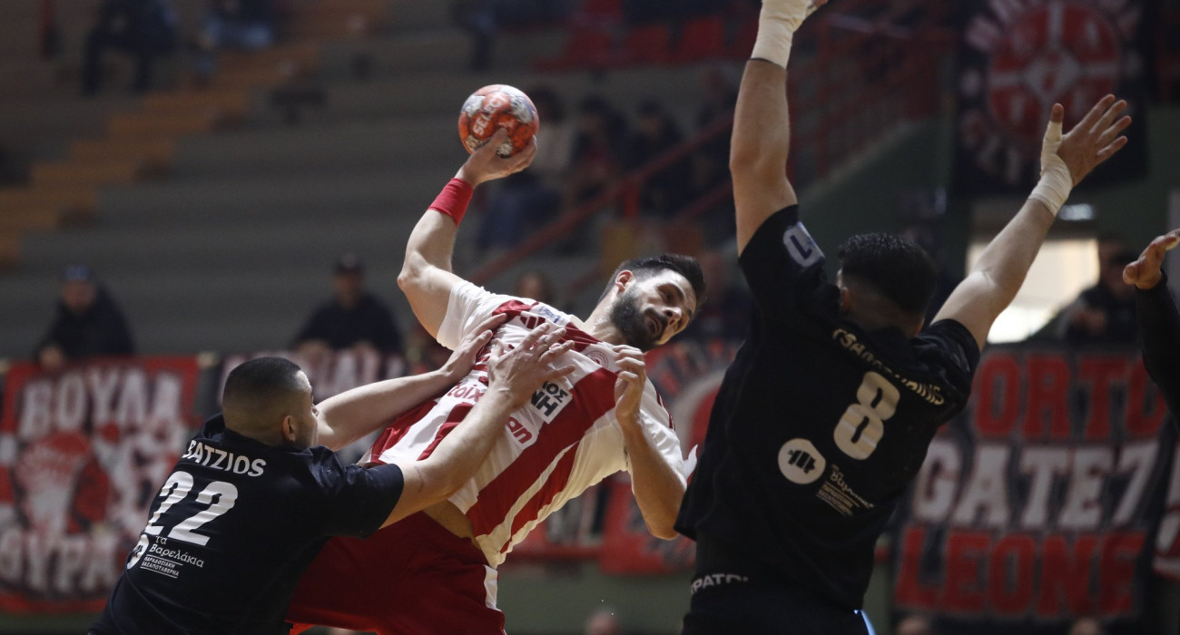Φάση από το ντέρμπι Ολυμπιακός-ΠΑΟΚ στη Handball Premier / Πηγή: Eurokinissi