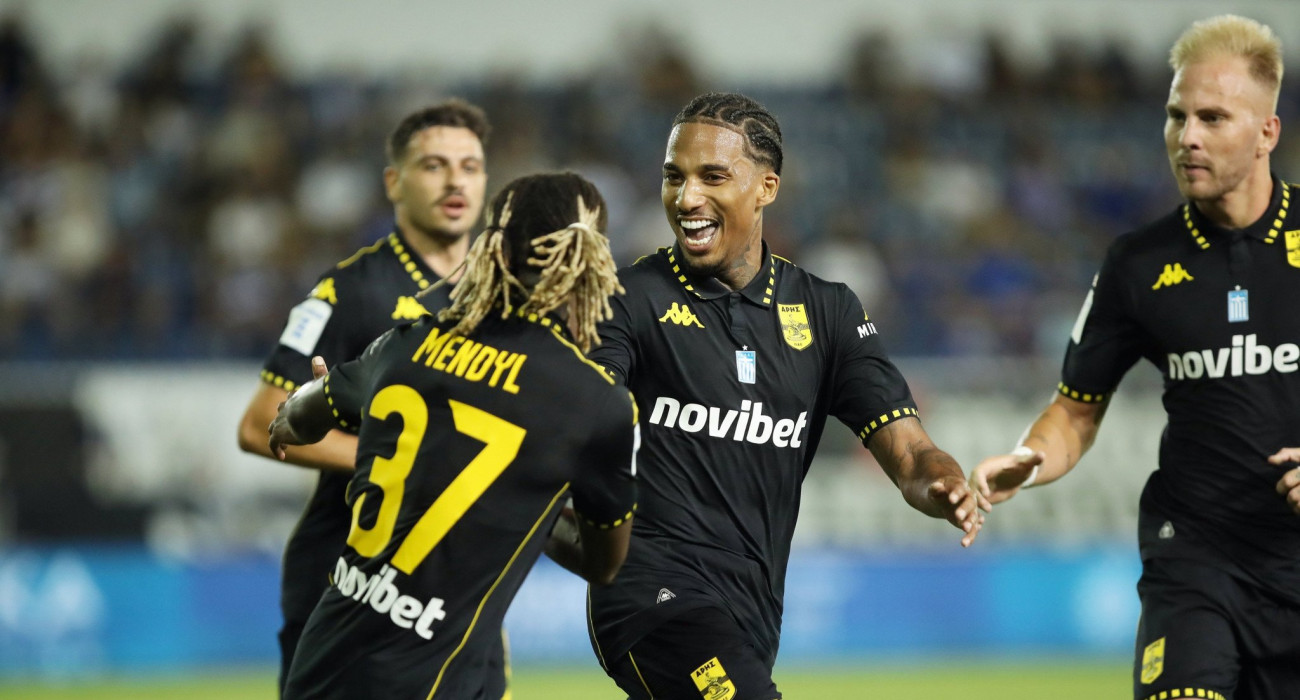 Οι ποδοσφαιριστές του Άρη πανηγυρίζουν / Πηγή: Intime