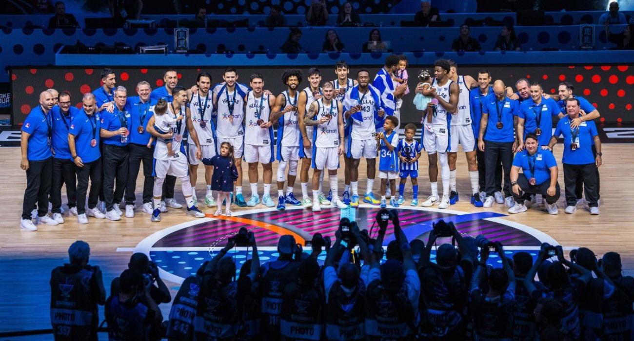 H χάλκινοι διεθνείς σε παράταξη / Πηγή: FIBA H χάλκινοι διεθνείς σε παράταξη / Πηγή: FIBA