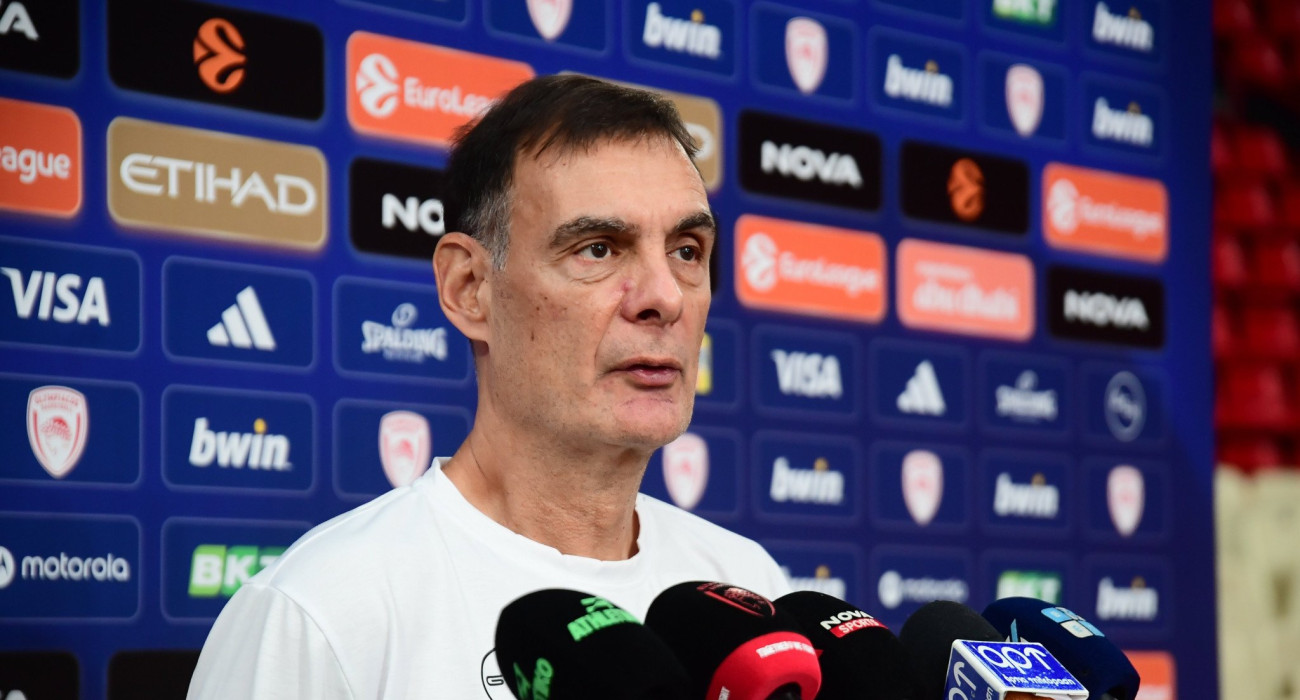 Ο Γιώργος Μπαρτζώκας κατά τη διάρκεια της media day του Ολυμπιακού/Πηγή: Eurokiniss Ο Γιώργος Μπαρτζώκας κατά τη διάρκεια της media day του Ολυμπιακού/Πηγή: Eurokiniss