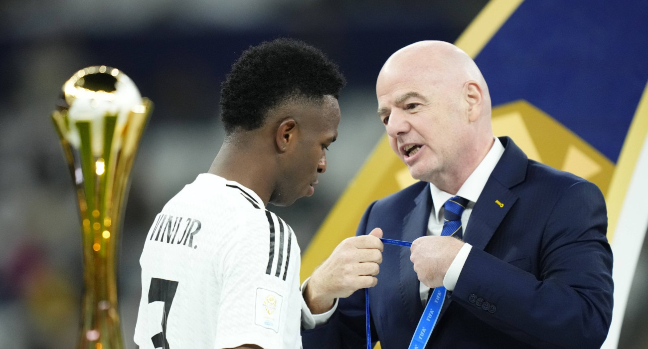 Ο πρόεδρος της FIFA, Τζιάνι Ινφαντίνο με τον Βινίσιους / Πηγή: Imago Ο πρόεδρος της FIFA, Τζιάνι Ινφαντίνο με τον Βινίσιους / Πηγή: Imago