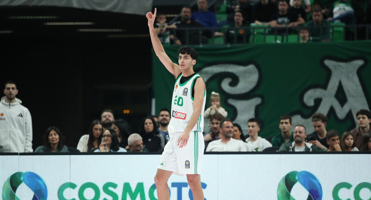 Ο Αλέξανδρος Σαμοντούροβ με τη φανέλα του Παναθηναϊκού, Πηγή: Intime