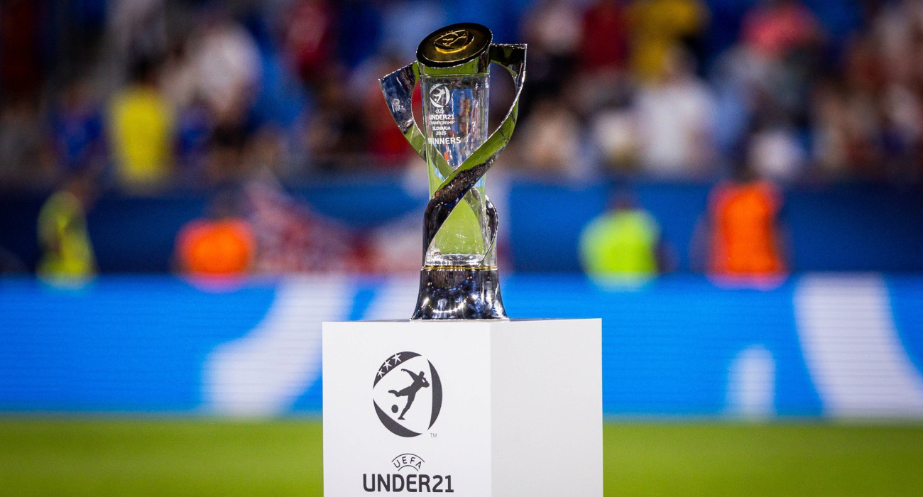 Το τρόπαιο του Ευρωπαϊκού Πρωταθλήματος U21 / Πηγή: Imago Το τρόπαιο του Ευρωπαϊκού Πρωταθλήματος U21 / Πηγή: Imago