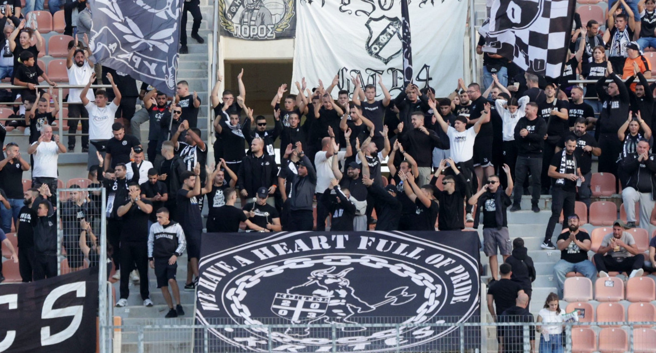 Ο κόσμος του ΟΦΗ στο Παγκρήτιο στάδιο / Πηγή: Intime Ο κόσμος του ΟΦΗ στο Παγκρήτιο στάδιο / Πηγή: Intime