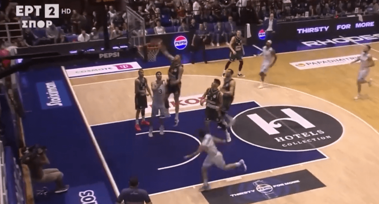 Με σούπερ θέαμα και... πτήση Ρογκαβόπουλου το Top 10 της αγωνιστικής στην Stoiximan GBL (video) Με σούπερ θέαμα και... πτήση Ρογκαβόπουλου το Top 10 της αγωνιστικής στην Stoiximan GBL (video)